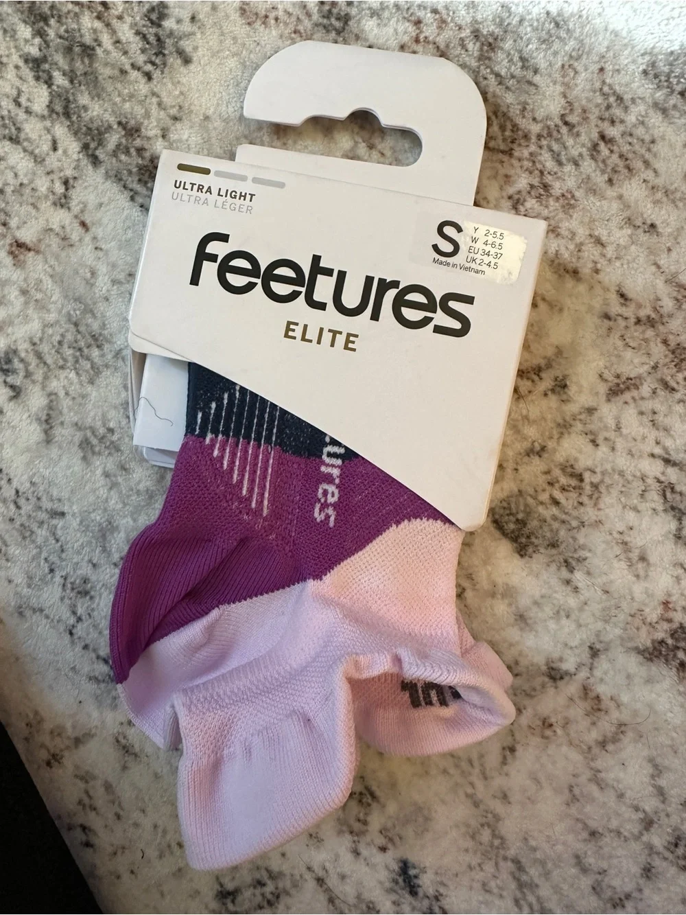Feetures Women's Ultra Light Cushion Socks Small